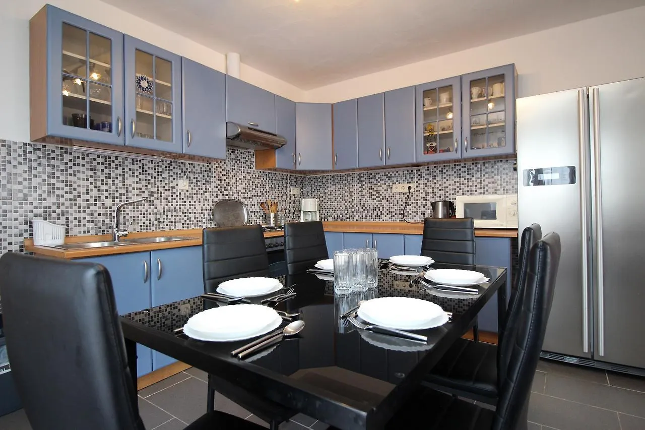 Apartment Ana G Šilo